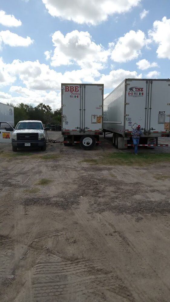 RDZ service truck parked beside customer trailers during a fleet call